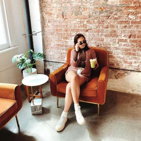 Charlotte Connick lives a rich lifestyle.